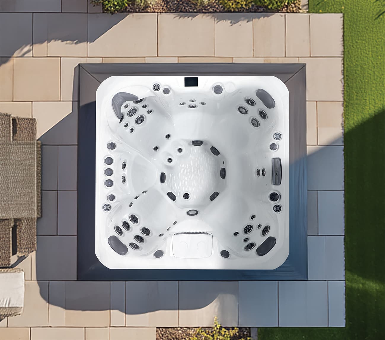 Colombo hot tub by Platinum Spas