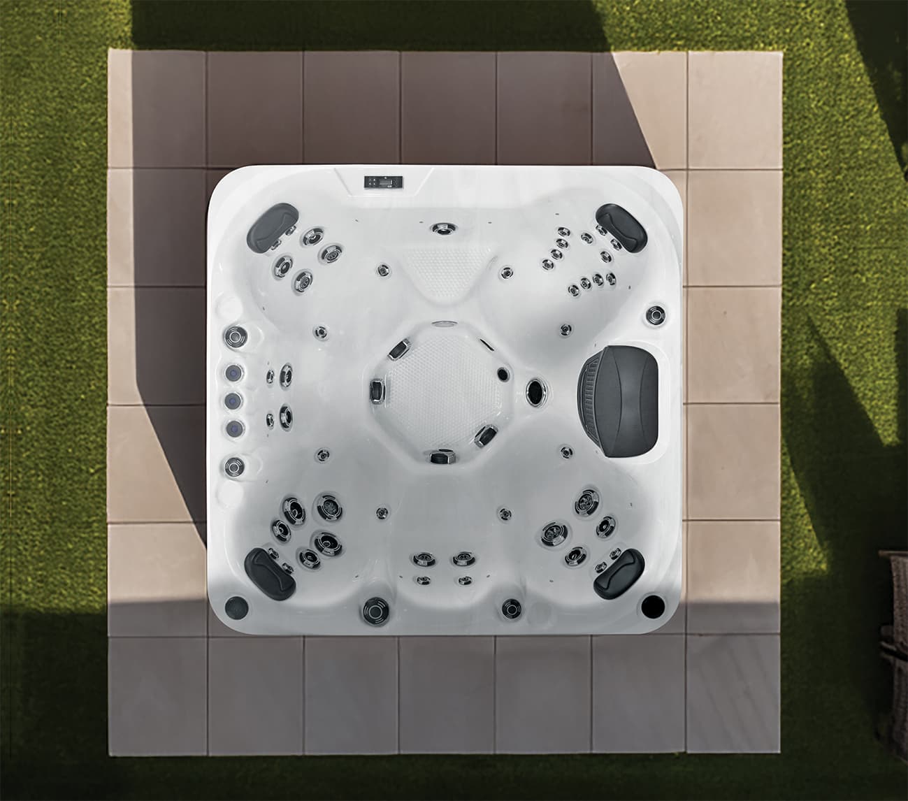 Seville hot tub by Platinum Spas