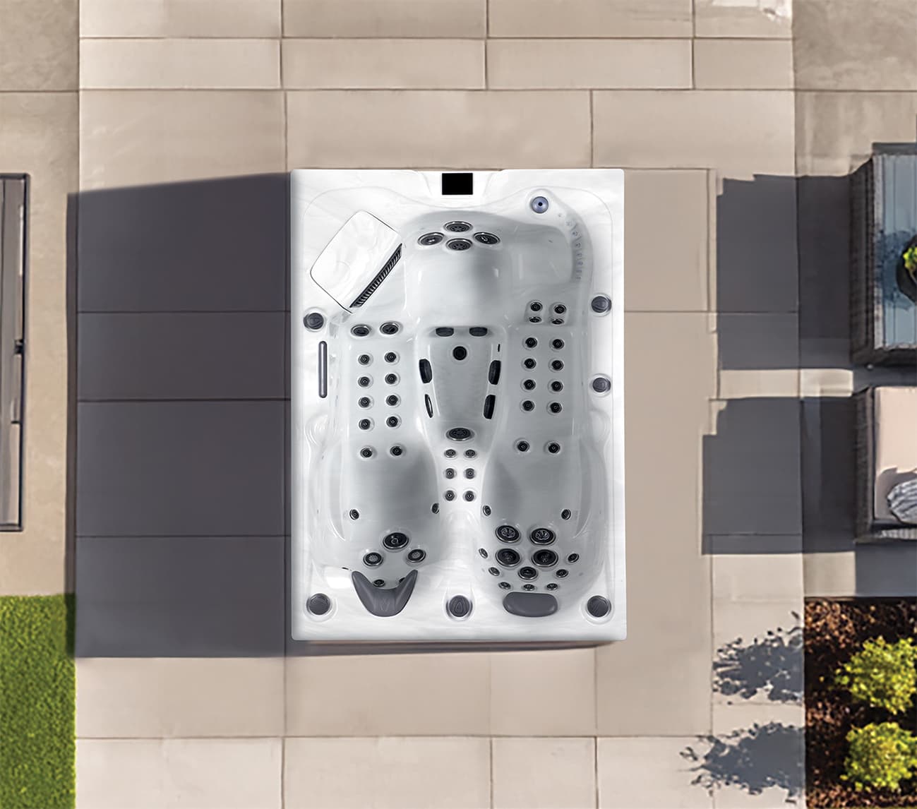 Topaz hot tub by Platinum Spas