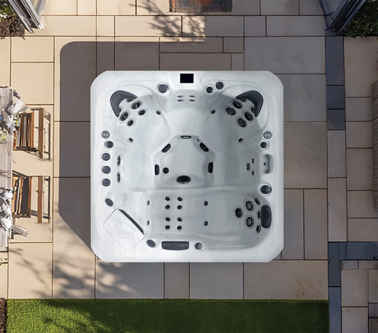 Santorini hot tub by Platinum Spas
